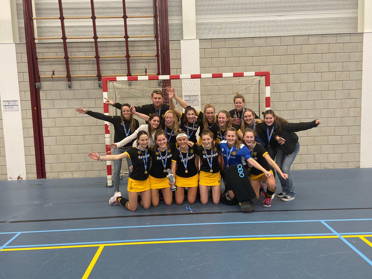 Komen jullie deze kanjers morgen aanmoedigen. Zij gaan spelen voor een NK plek.<a href="/Sportcentrum/">Ruud Hendriks</a> Valkenhuizen, Beukenlaan 15 Arnhem
Wedstrijden zijn om:
11:20/13:10 en🍀15:15🍀 <a href="/HCHertogenbosch/">HCHertogenbosch</a> <a href="/HCDBMA1/">hc den bosch ma1</a>