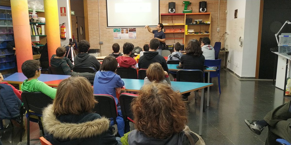 Javier Gómez Santos (@javi_pronoide) on Twitter photo Estupenda charla de #JAMStack impartida por <a href="/aruizca/">Angel RC</a> organizada por <a href="/codernauts_es/">Codernauts</a> . Estos ninjas no paran!!! #coding #web <a href="/CoderDojo/">☯CoderDojo☯</a> Estupenda charla de #JAMStack impartida por <a href="/aruizca/">Angel RC</a> organizada por <a href="/codernauts_es/">Codernauts</a> . Estos ninjas no paran!!! #coding #web <a href="/CoderDojo/">☯CoderDojo☯</a>