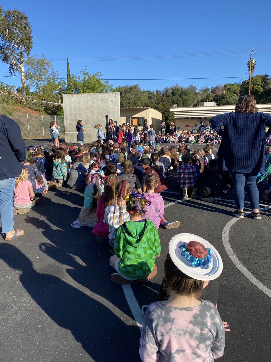 SwainGretchen's tweet photo. What a fun Friday! Pep rally, crazy hair day, gifts in the library, and the cutest little snowmen with our art docent! #bemorefuerte ⁦@Fuerte_Falcons⁩ https://t.co/qtcA9UTNSg