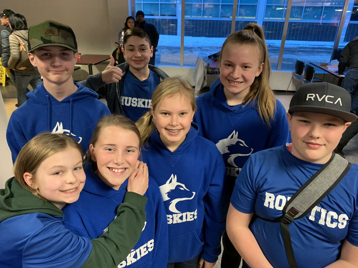 Nicole & Petra tweet media