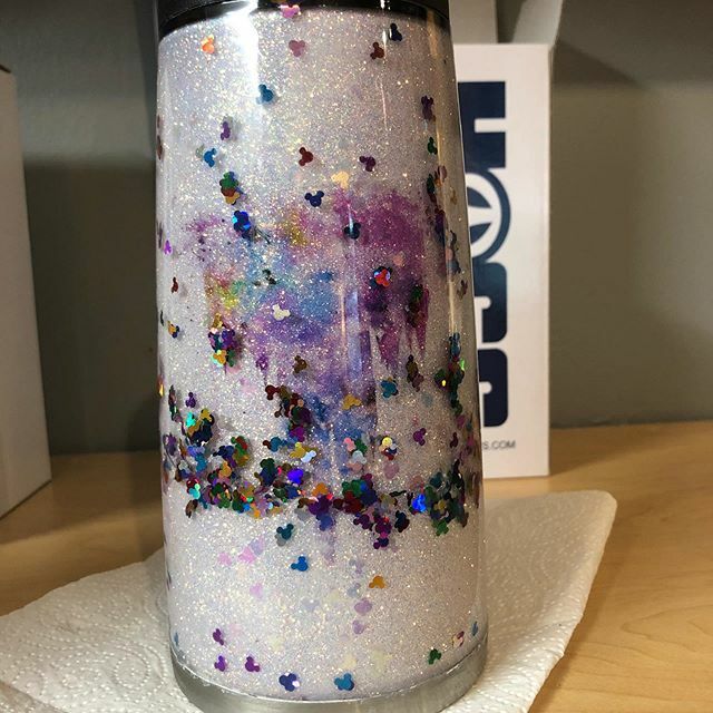 SHullDesigns's tweet photo. Guess what I’m working on?!?! This is up for grabs! It can still be personalized because it’s a few days away from being finished! #shdesignsboutique #custom #handmade #glittertumblersofinstagram #storyboardtumbler https://t.co/dHx2ouGtYv https://t.co/vfOEmZui7y