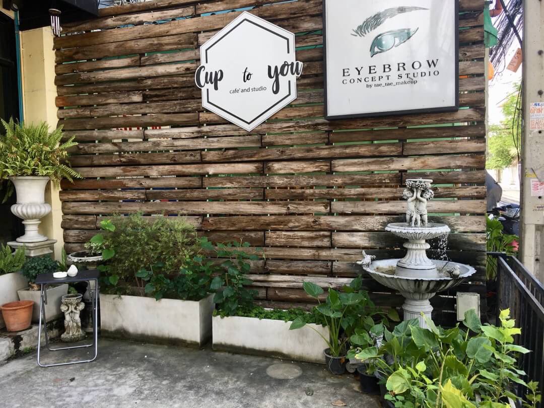 miss_alwayss's tweet photo. วันนี้ขอแนะนำคาเฟ่น่ารักๆย่านรัชด้า📣
“Cup to you cafe' and studio” 
ร้านตกแต่งสไตล์ loft เกร๋ๆ เหมาะกับการมานั่งชิล ถ่ายรูป หรือทำงานก็ได้ ร้านอยู่ รัชดา 18 ปากซอย 20 มิถุนา แยก 14 หรือนั่ง mrt มาลงสุทธิสารแล้วต่อวินมาได้เลย ร้านเปิดทุกวัน10.00 – 18.00น.
#cafeaddict #รีวิวคาเฟ่ https://t.co/3L6eMwNxiX
