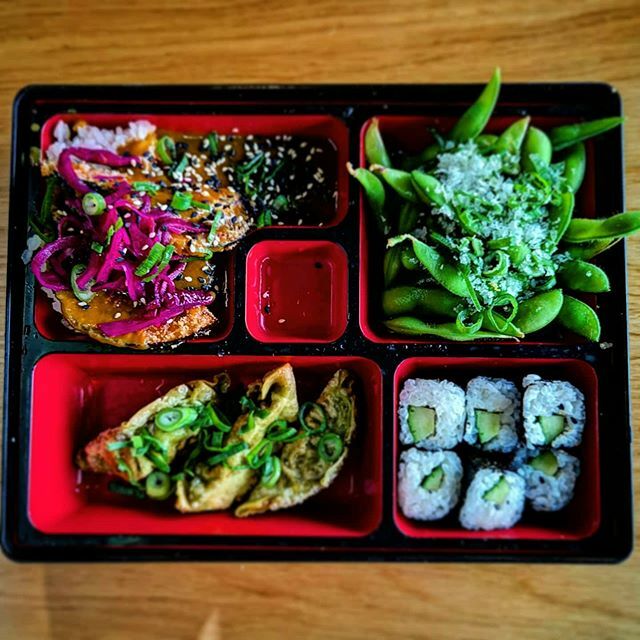 ourbigplanet's tweet photo. Veganuary, completed it mate! Celebrating with a vegan bento box! I took on the veganuary challenge purely for the sake of animals, but it has been really interesting to see what products are available and learn how to adapt my existing vegetarian recipe… https://t.co/J30pPC5iHx https://t.co/MKk6KHgCHq