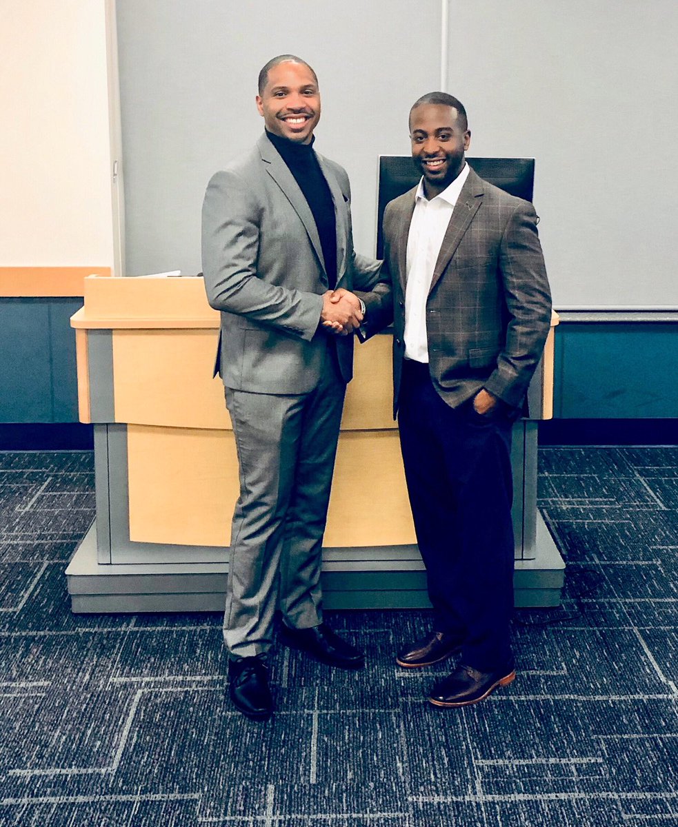 LubbockSmith1's tweet photo. Still reminiscing on the impact @W_Baggs had on us during his #ExecImage workshop this past Wednesday.
If you haven’t had Will attend your institution yet, you’re definitely missing out. He’s absolutely the best!
Greatly appreciate you Will, more than you know ✊🏾💯
#CCP https://t.co/NwCSPsiFu7