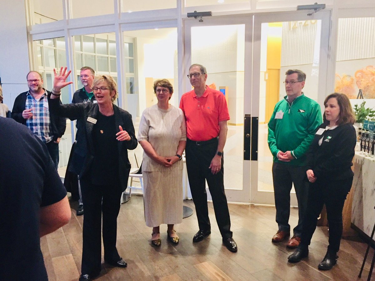 PeterJohnsonUND's tweet photo. DeAnna Carlson Zink introduced TWO University of North Dakota Presidents and TWO UND First Ladies UND alums in Austin, Texas:  Dr. Joshua Wynne, Interim President, and First Lady Susan Farkas, and Dr. Andy Armacost, Incoming President, and Incoming First Lady Kathy Armacost. https://t.co/u5kekDxROK