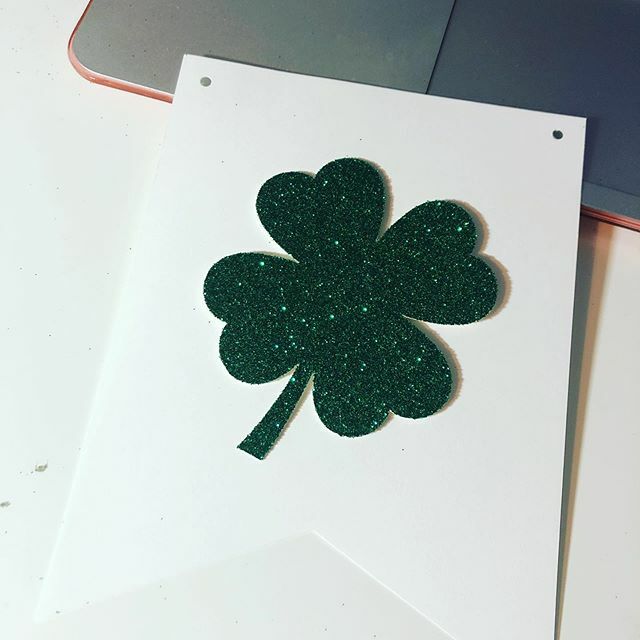 Crafty_Rebecca's tweet photo. 5 St Patrick’s Day Banners going out today ☘️ Are you ready for St Patrick’s Day? *
*
*
*
*
*
#rebeccaanndesigns #rebeccaanndesignz #stpatricksday #clover #green #stpatricksdaydecor #stpatricksdaydecorating #stpatricksdayparty #stpatricksdaypartyideas #greenbeer #irish https://t.co/XfMMHiXCqK