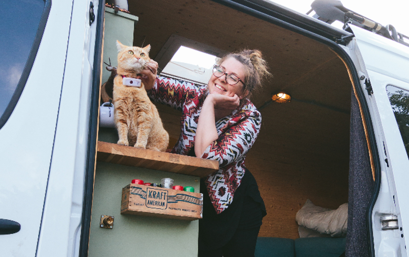 MirrorWorldNews's tweet photo. Couple sell all their possessions take their cat on tour of 28-countries in van
https://t.co/7PdoWvqvqU https://t.co/HRDlVIlwWL