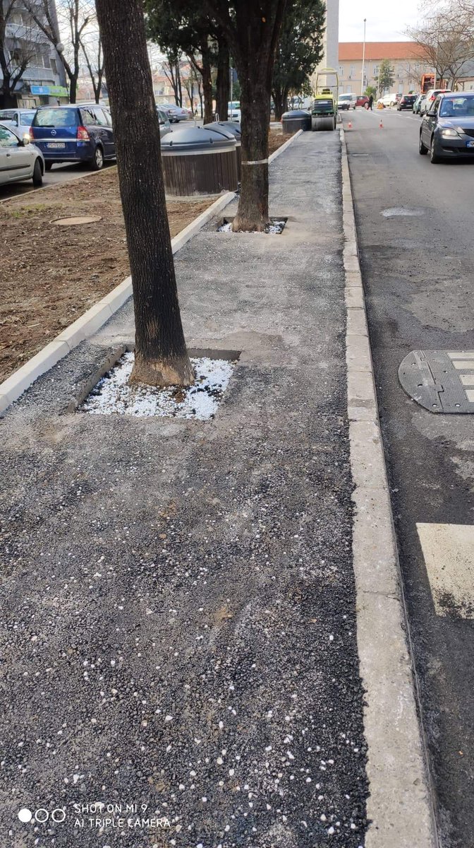 GradPg's tweet image. #Gradonačelnik Vuković obišao završne radove u ulicama Oktobarske revolucije i Pete proleterske brigade📍 #Putevi #Zelenilo #CoolCity 🎨podgorica.me/?p=63462