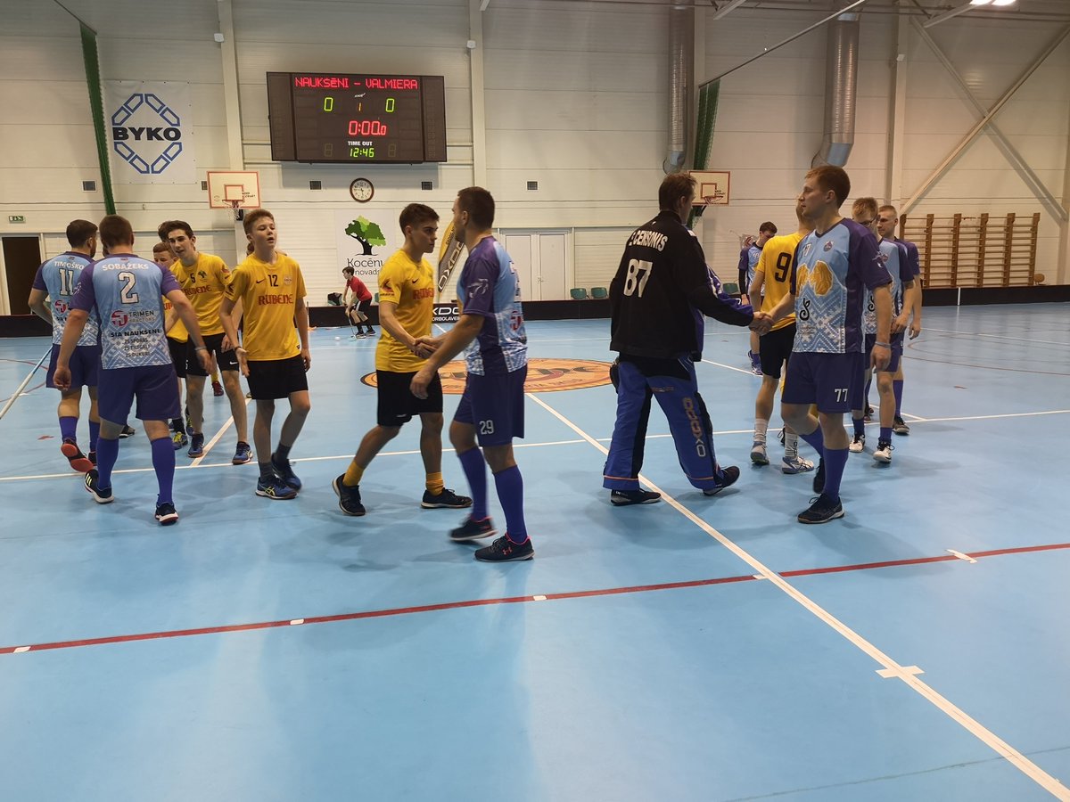 Kocēnu sporta skola vs <a href="/NaukseniTeam/">Florbols NAUKŠĒNI🇱🇻🇺🇦</a> 9:2!
#knčf #florbols #floorball