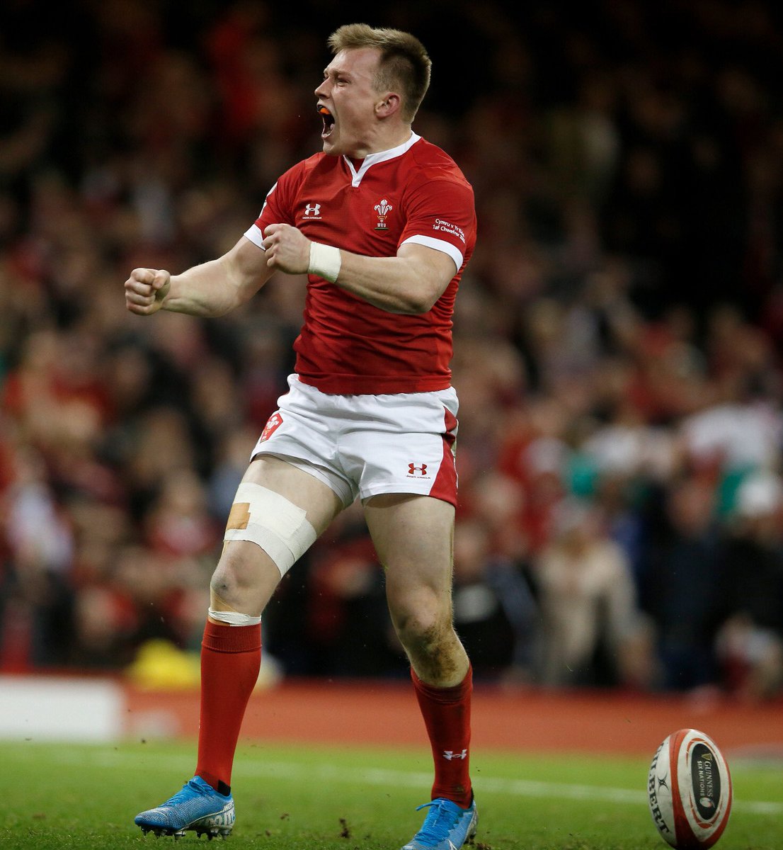 From the Saracens Academy to the international scene ⚫️🔴

A try for Nick Tompkins on debut for <a href="/WelshRugbyUnion/">Welsh Rugby Union 🏴󠁧󠁢󠁷󠁬󠁳󠁿</a> 👏 🏴󠁧󠁢󠁷󠁬󠁳󠁿