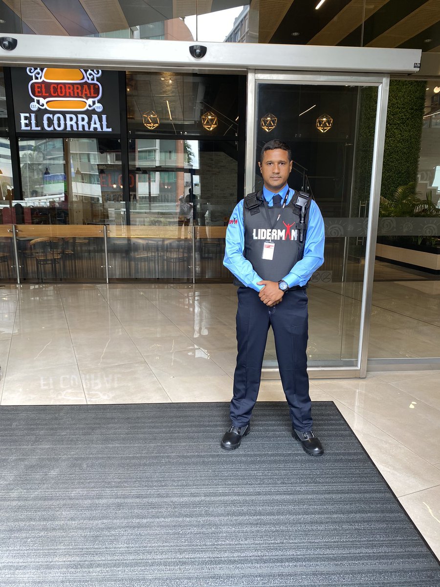 negreteate's tweet photo. Iniciando operaciones en un prestigioso Centro Comercial de la ciudad, estamos muy felices que grandes grupos empresariales sigan confiando en nosotros. LIDERMAN o Nada !!! 👮🏻‍♀️👮🏻‍♂️ @ClaudiaPuigC @LidermanOficial @EsisonVera @hsantanapaguay @mari_eaa @avliderman @jeremysolis93 https://t.co/56Msifh1P4