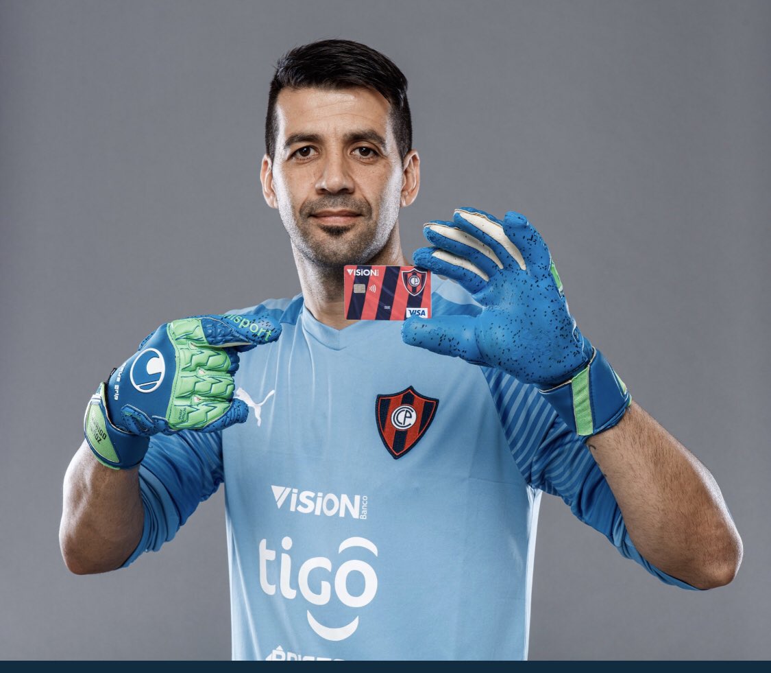 Robert_ParedesO's tweet photo. Gran triunfo del Ciclón 🔵🔴🌪 por cada victoria en el Apertura va una Camiseta de sorteo entre los Hinchas!!! Rt y seguir...sorteo sábado 08...hoy va la camiseta del Ídolo Popi Muñoz!! https://t.co/Rd6fR8C72z