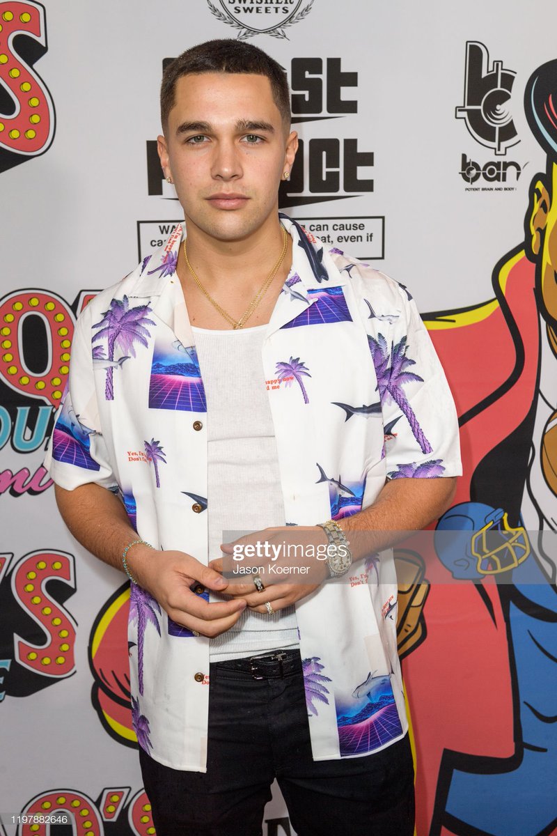 MahoneAccess's tweet photo. Austin Mahone arrives at Shaq's Fun House at Mana Wynwood Convention Center on January 31, 2020 in Miami, Florida. (Photo by Jason Koerner/Getty Images) https://t.co/t2OumpcODS