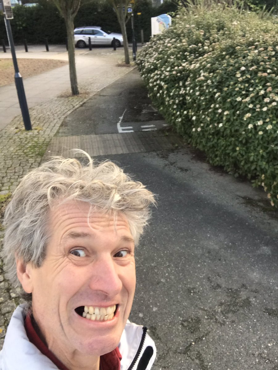 mikelondonse's tweet photo. I have reported this almost blocked #nationalcycle route 21 to @LewishamCouncil . Do @lewicyclists use this much to warrant maintenance? In principle it should be. I am not around at commuting times to judge. https://t.co/MupSSQz3jm