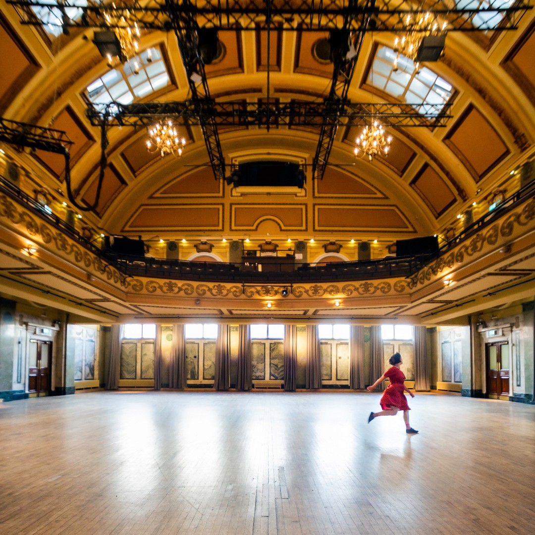 ShoreditchTH's tweet photo. Just 3 weeks until #WaysofBeingTogether by @JoFong comes to our Assembly Hall! This performance draws together over forty performers from across London for a one-off dynamic mass movement of bodies and lives.
Don't miss it! https://t.co/Nhlr0klQun
Part of @chineseartsnow 💫 https://t.co/vme3wTFswL
