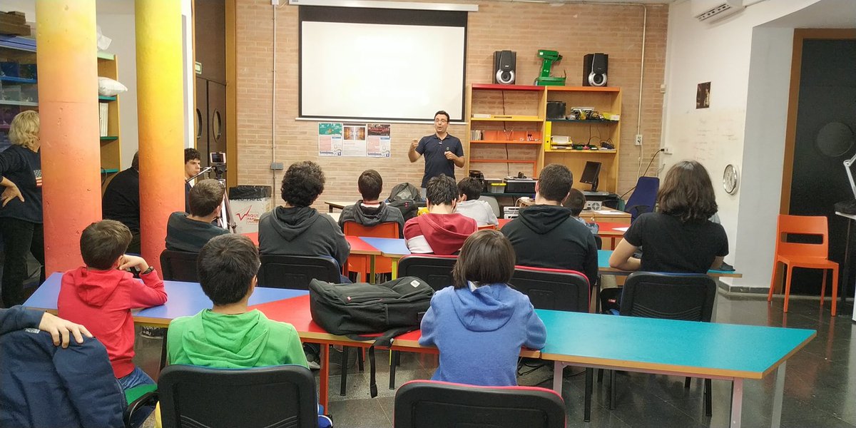 Codernauts (@codernauts_es) on Twitter photo En la charla de <a href="/aruizca/">Angel RC</a> de <a href="/comalatech/">Comalatech</a> , #web #JAMStack #coding . Gracias a <a href="/codernauts_es/">Codernauts</a> y <a href="/majadajoven/">Majadahonda Joven</a> por organizarlo!!!!! En la charla de <a href="/aruizca/">Angel RC</a> de <a href="/comalatech/">Comalatech</a> , #web #JAMStack #coding . Gracias a <a href="/codernauts_es/">Codernauts</a> y <a href="/majadajoven/">Majadahonda Joven</a> por organizarlo!!!!!