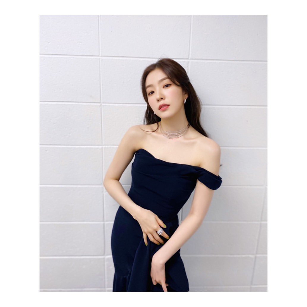 renestgrm's tweet photo. 200201 Irenestagram #RedVelvet #레드벨벳 #Irene #아이린 #RVF  (4P)

역시 주얼리는💍🤍 @.damianiofficial

https://t.co/LUUpiEFdR7 https://t.co/8iinNDQLaI