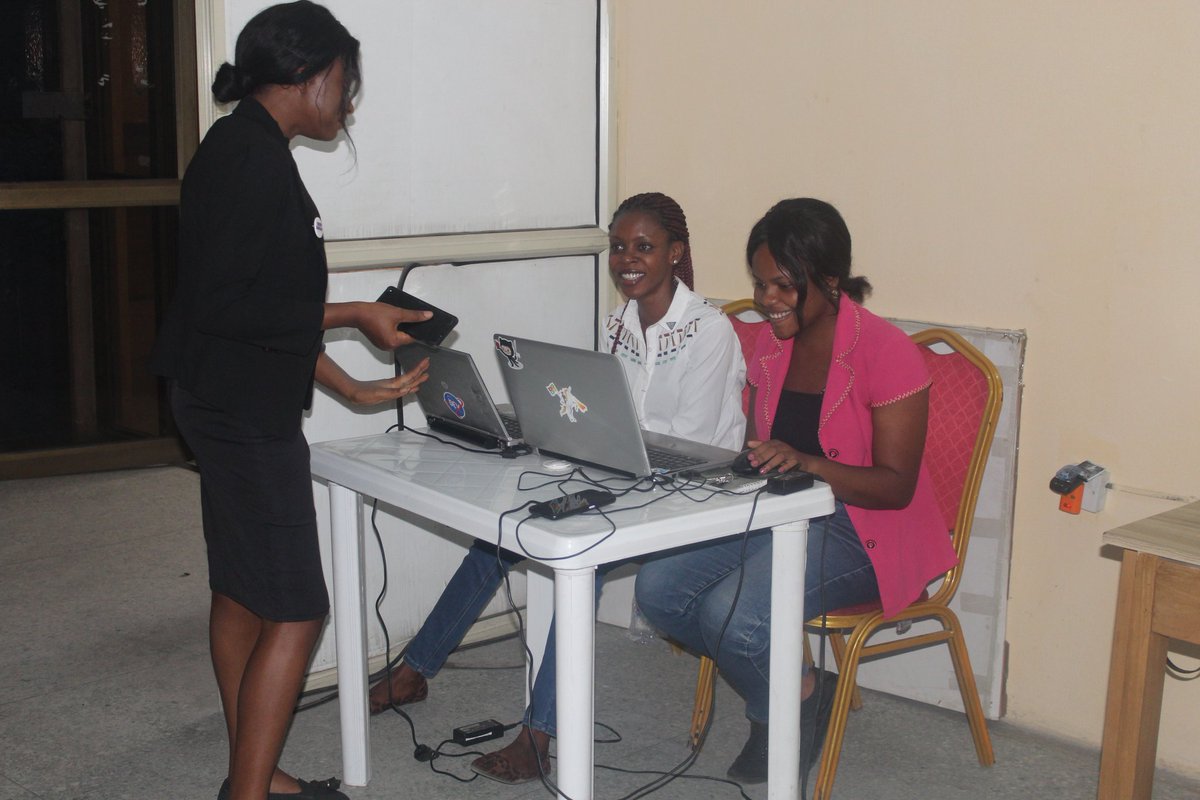 FemcodeA's tweet photo. Networking session #CareerPath2020!
All roads leads to @rad5techhub , fastening your strides , don't miss this value_packed Event .
@FemcodeA
@rad5academy
#FemCodeAfrica
#CareerPath2020 https://t.co/AFbYhHIuf7