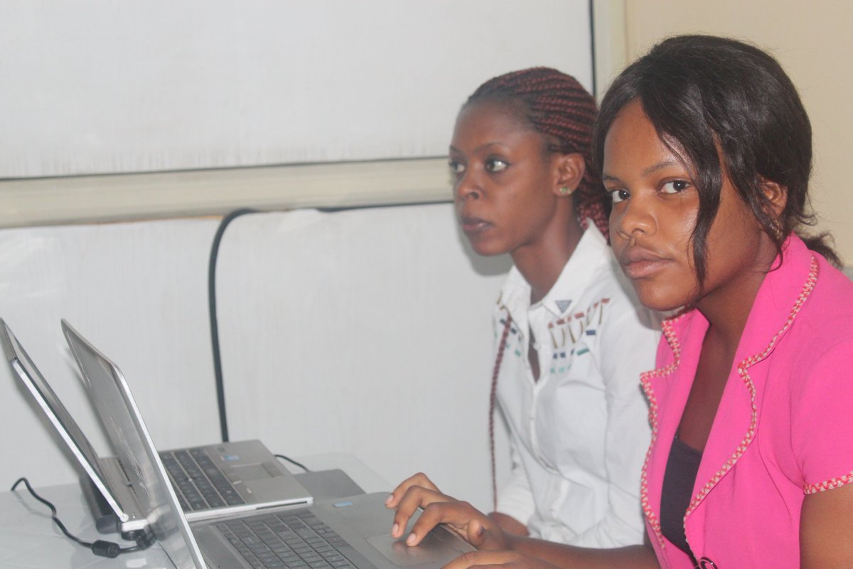 FemcodeA's tweet photo. Networking session #CareerPath2020!
All roads leads to @rad5techhub , fastening your strides , don't miss this value_packed Event .
@FemcodeA
@rad5academy
#FemCodeAfrica
#CareerPath2020 https://t.co/AFbYhHIuf7