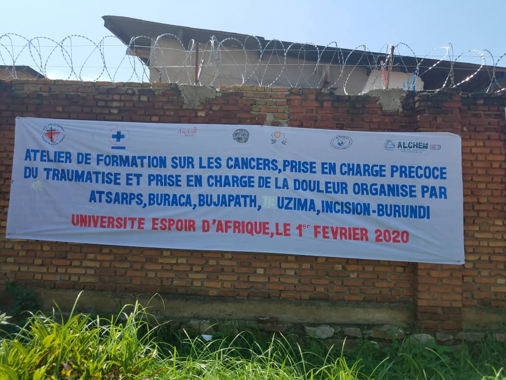 docjeremiah61's tweet photo. #Burundi:Our first #GSACS2020 preconference, 3 parallel sessions on Early Trauma Management,Cancers and Essential Pain Management @IncisionBurundi @atsarps @S2Surgeon @mspls_bdi @SU2C @DiellaMunezero @LeilaNgabire @Ndakiranet @aime_nda
#IAmAndIWill
#BurundiFightsCancer https://t.co/hIQfhSyEVC