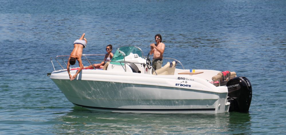 adtmarine's tweet photo. Modern çizgileri ile Starfisher 650 Sundeck.
Teknelerimiz hakkında detaylı detaylı bilgi almak için bize ulaşabilirsiniz.
info@adtmarine.com
info@denizmarketiyiz.biz
0544 5454335
0543 9617269
#Starfisher #ST650 #Cruiser #Boats #Cruisers #Flybridge #Bathingplatform #MotorBoat https://t.co/zgw6MTJKND