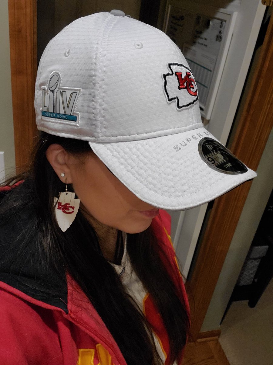 cbanka's tweet image. New game day swag. Only one more sleep! Win or lose, I've waited my WHOLE LIFE for this moment.  KC bound today to watch the game with the  only fans as crazy as I am -- my family. We'll be Arrowhead loud at the Morrow house. #decibelup #pumped #ChiefsKingdom #SuperBowl