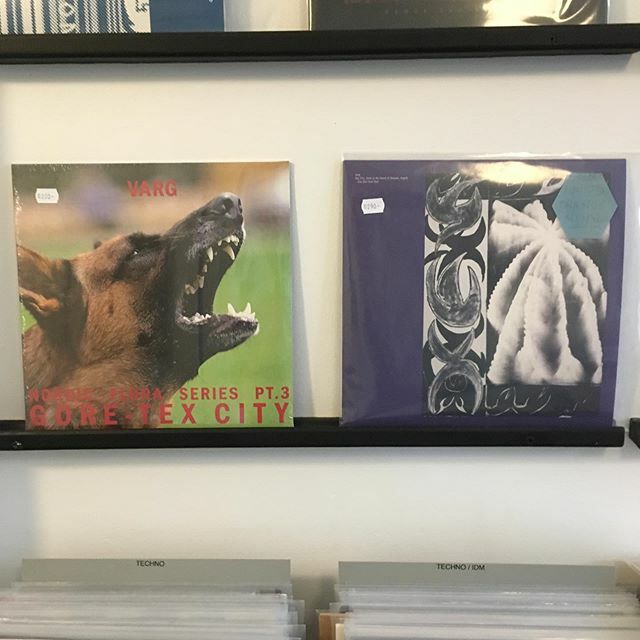 Malmöbor, ikväll spelar Varg på @klubbdoden !! Vi har mycket Varg material i butiken! Kom och kolla;)
Vi har öppet 12-16 ift.tt/36M1Ivs