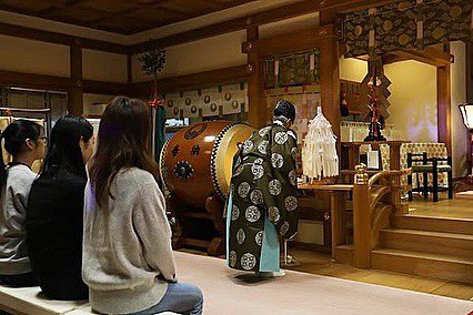 mahora_memory's tweet photo. なんと！そんな昔から燈火会は行われていたのですね✨
昔から、みなさんの願いがこの辛國神社にはたくさん集まっているんだなと思うと、とても素敵な場所だなぁ😌と改めて思いました🌷

写真：38_works. https://t.co/aQxVJCWZk3
