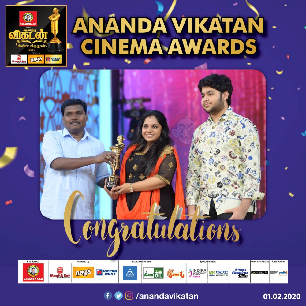 வாழ்த்துகள்! 

தன் மகன் இந்த உலகத்தில் எங்கோ ஒரு மூலையில் உயிரோடு இருக்கிறான் எனப் பாடப்பட்ட இந்தப் பாடல், ஒருவித நம்பிக்கை கலந்த ஒப்பாரி. அதை மிகச்சரியாகத் தன் குரல்களில் கடத்தினார் சைந்தவி!

#AVCA #AnandaVikatanCinemaAwards #VikatanAwards <a href="/SunTV/">Sun TV</a> <a href="/singersaindhavi/">Saindhavi</a> #Asuran