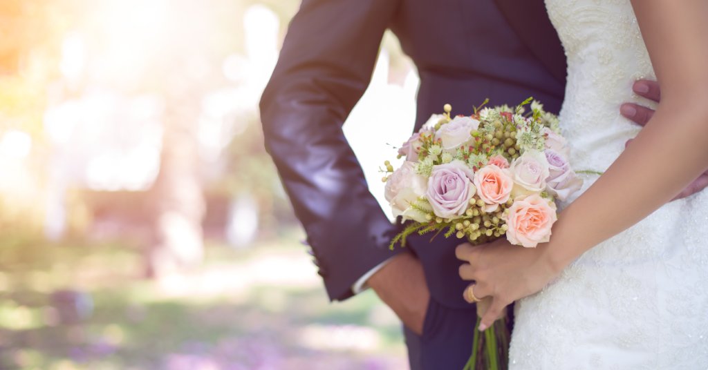 WebMD's tweet photo. Marriage has been said to deflect depression, stave off stress, even help people live longer. Now a new study says it may also decrease your chance of developing dementia. https://t.co/7sWrmOHxpi https://t.co/R4i83uoClG