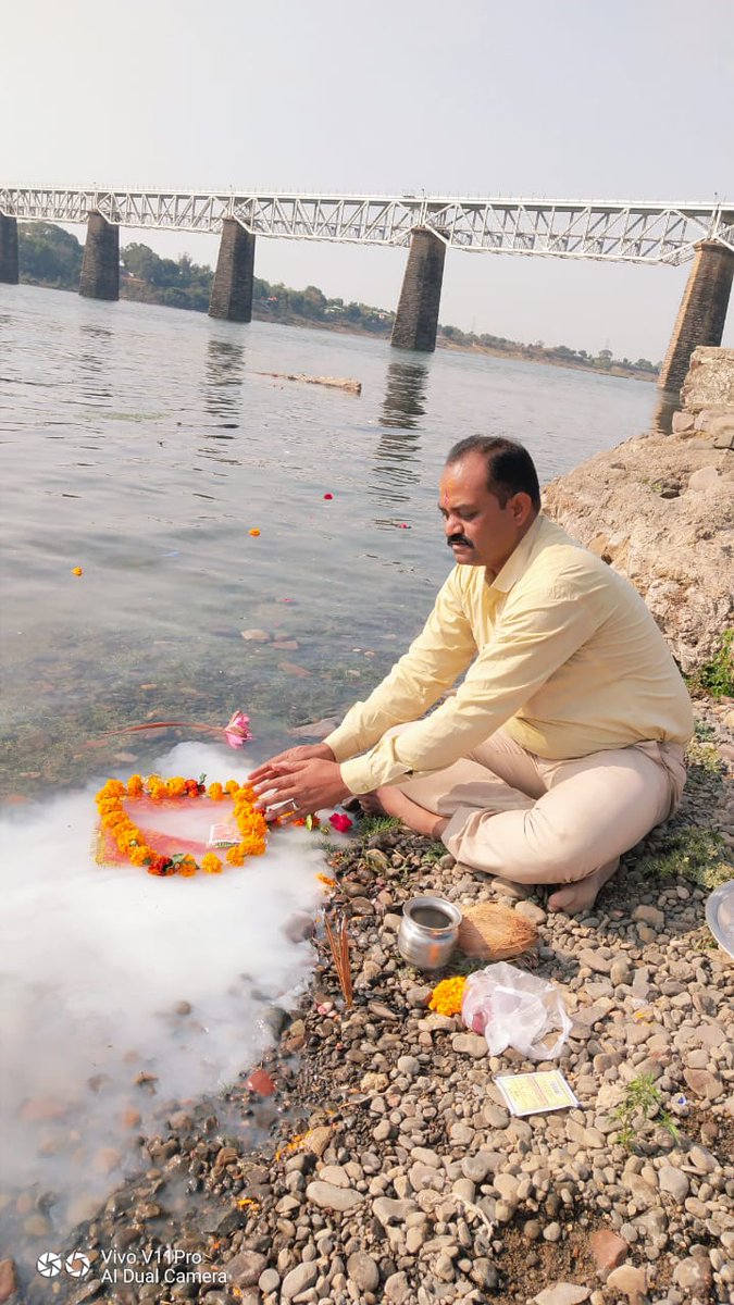 JariyaAdv's tweet photo. 💐तेरे पद पंकज माँ रेवा, सदा वंदना मेरी माँ ।
मध्यप्रदेश की जीवनदायनी,अनादिकाल से मध्यप्रदेश की धरा पर जड़,जीव,चैतन्य को अपने आशीर्वाद से पल्लवित करने वाली अद्वितिया, पुण्यतोया माँ नर्मदा जी की जयंती पर
आप सभी को हार्दिक शुभकामनाएं।
#NarmadaJayanti #Narmada #MaaRewa #Rewa https://t.co/XXWmYH5pMg