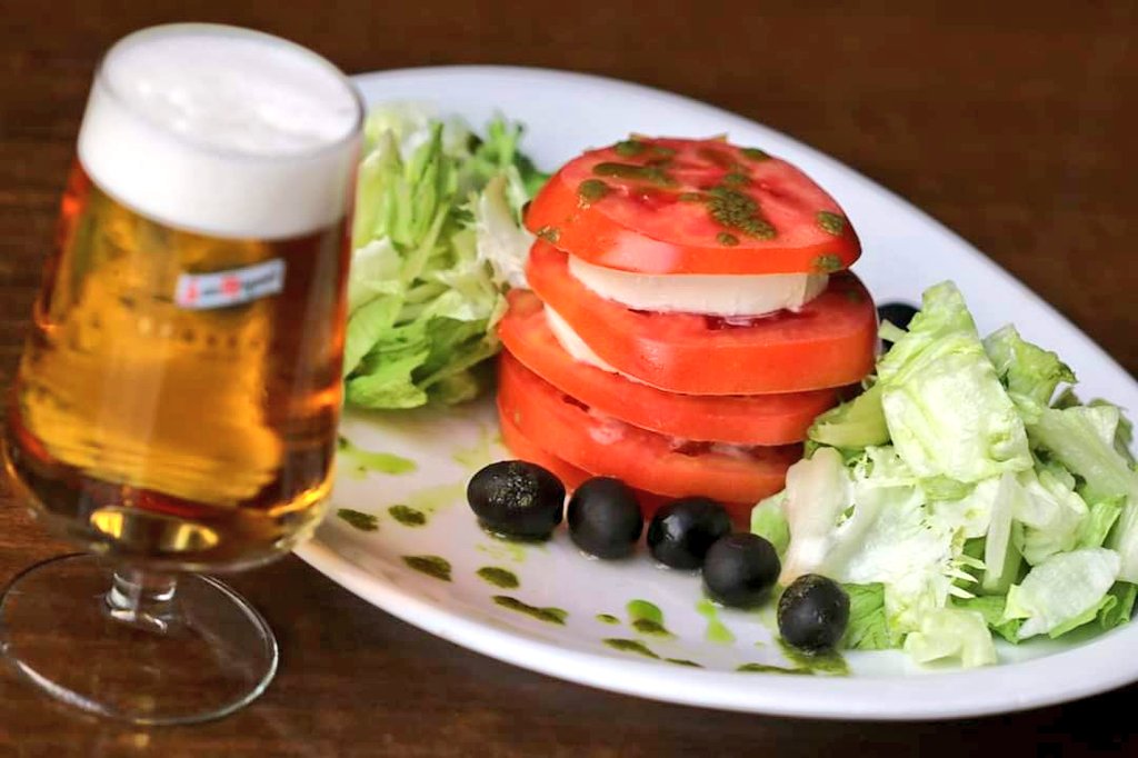 taberna_obispo's tweet photo. Iniciamos el mes febrero después de un mes de  excesos de comidas y cenas, hoy toca cuidarse... 💚

#Ensaladas #ComerSano #VidaSana #gastronomia https://t.co/toEYJVL264