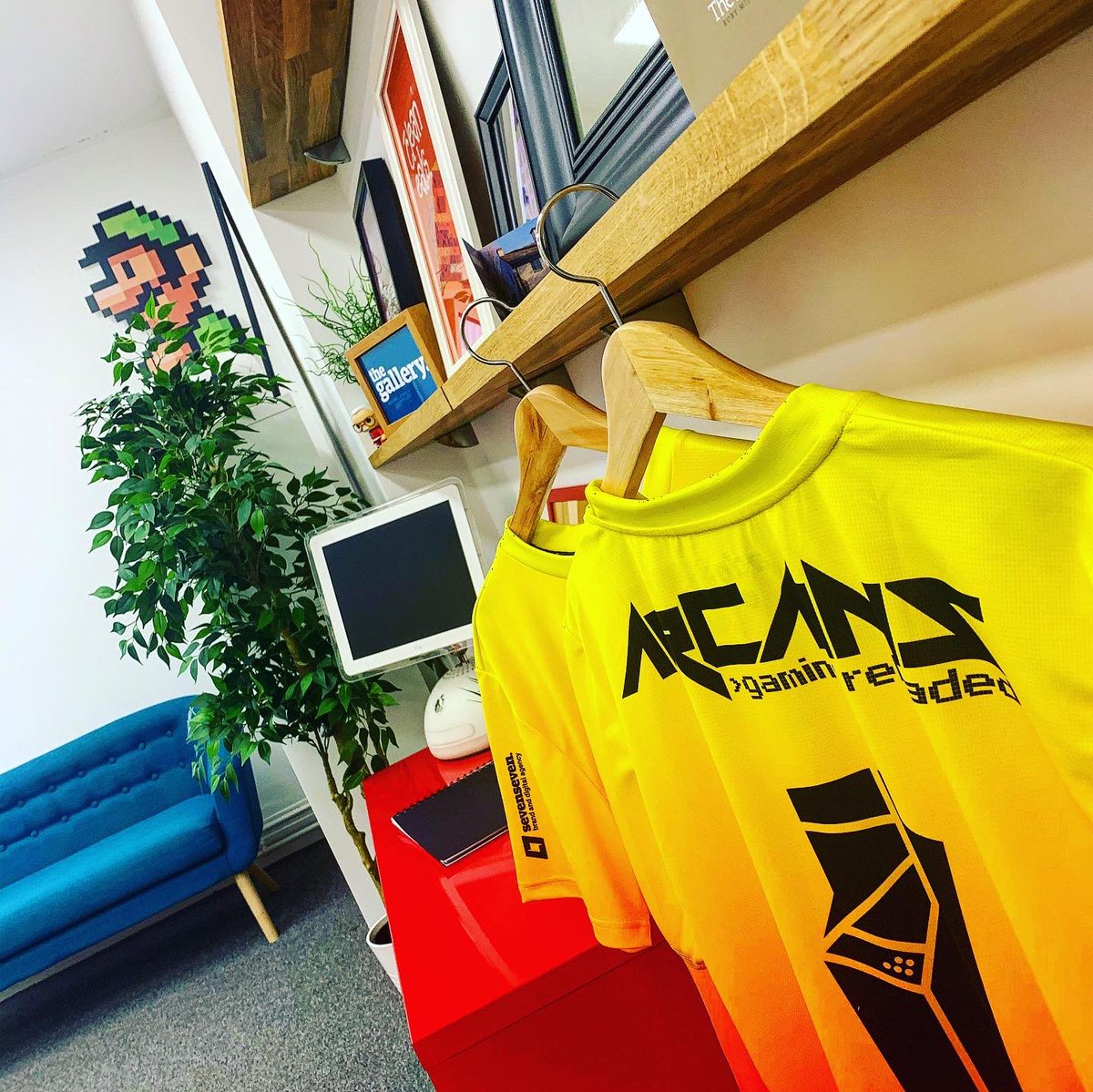 sevenseven_uk's tweet photo. Mario & Luigi have landed at @createdbysevenseven HQ this week off the back of a job for @arcains_liverpool with special thanks to @ps2_print.
#brandcreative #brandanddigital #arcainsliverpool #ourhome #createdbysevenseven @ Greater Manchester https://t.co/E9oE0jXBj9