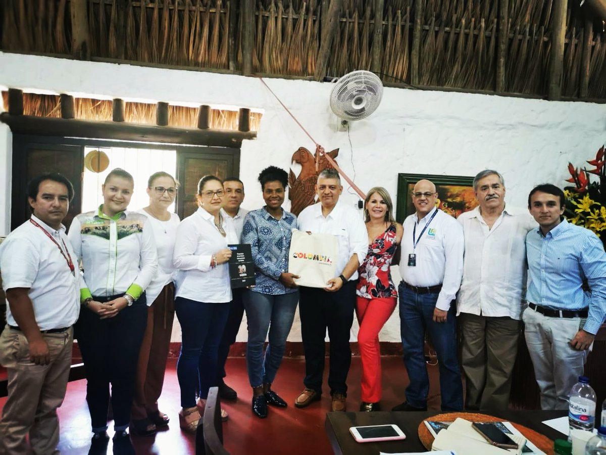 Con la SDC y <a href="/AlianzaMERUM/">MERUM</a>, conversamos con la Ministra de <a href="/MincienciasCo/">MinCiencias Colombia</a> para que los proyectos de la ADCI DEL, distrito de innovación, sistema de información e inteligencia para la competitividad y centros de transferencia Otri para el sector agropecuario se materialicen!