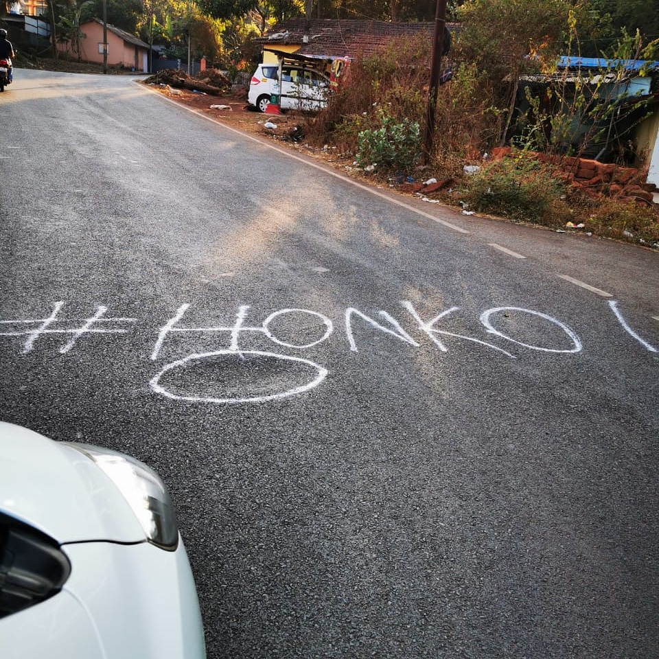 CecilleSupermom's tweet photo. Newly Hotmixed Road #honko #rostogoa #rostocampaign
#SadakSurakshaHero
#SadakSurakshaJeevanraksha
#iSupportRoadSafety
#bethechange #savealife #makethechange #saferoads #roadsafetyheroes #unmarkedspeedbreakers
#unpaintedspeedbreakers
#potholes #dangerousroads #dangertolife #goa https://t.co/u01EiDwetq
