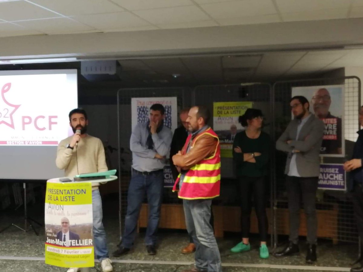 NicolasCheret's tweet photo. Hier soir j'ai une l'honneur au nom des communistes d'Avion et de la @mjcf62 de remettre un chèque de 2440€ à la @cgtcheminots
Un geste de soutien et de solidarité envers celles et ceux qui sont en #grève depuis 55 jours Merci 
#PCF #PCF62AVION @PCF #reformedesretraites https://t.co/WfyIZBygdG