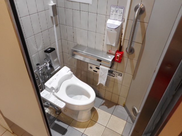 千葉県トイレ局 Nobu C21nの日 Totoのc21系でラストとなったのがc21nです 東急の洋式化で使用された事例です 1枚目は鵜の木駅 2枚目は千鳥町駅 どちらもウォシュレットが後付けされました 洋式化 千葉県トイレ局 Nobu C21nの日 Totoのc21系でラストとなったのがc21nです 東急の洋式化で使用された事例です 1枚目は鵜の木駅 2枚目は千鳥町駅 どちらもウォシュレットが後付けされました 洋式化