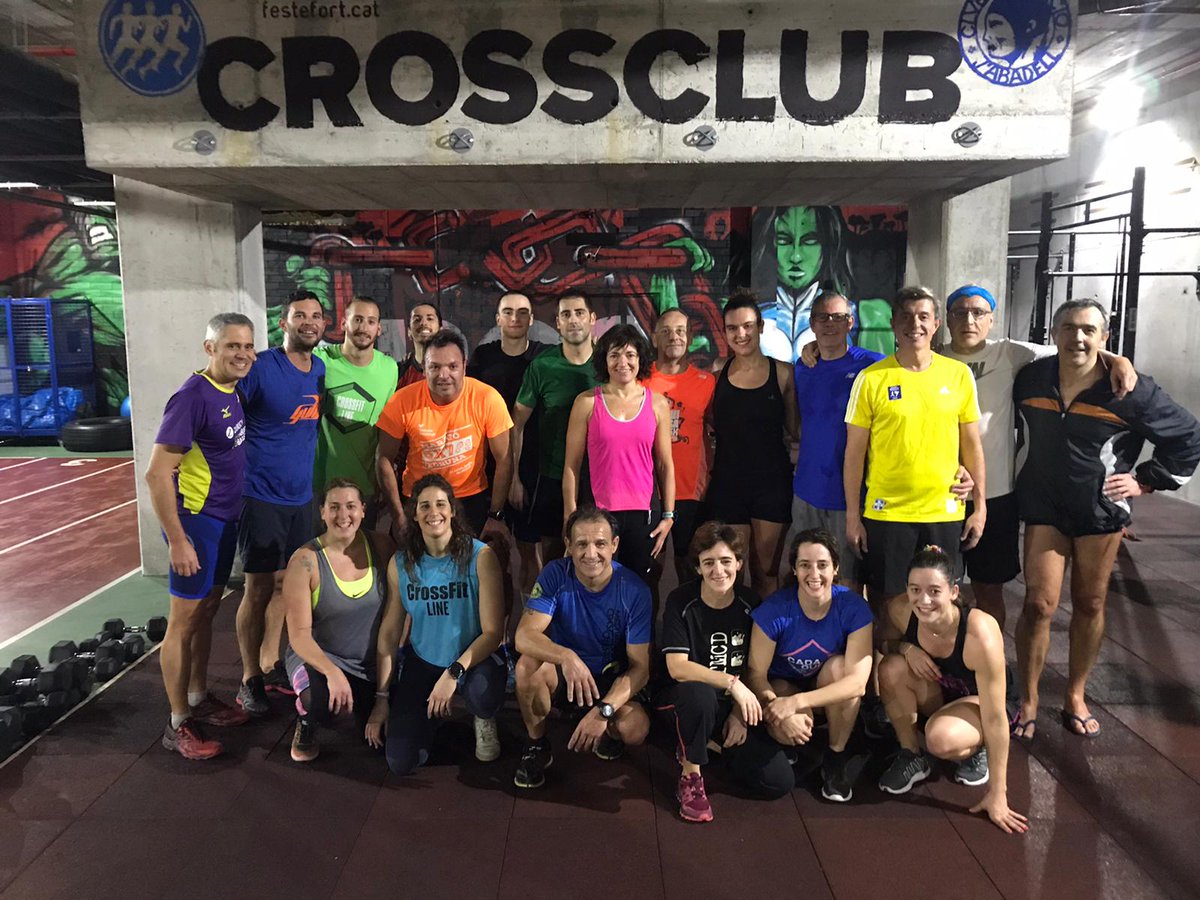 MastersCNS's tweet photo. Tots els 1rs dissabte de cada mes ens toca entreno #cnsmasters. El d'avui ha estat extraordinari, sessió de Crossfit, amb Erika Villaécija, un luxe poder comptar amb la seva direcció i els seus consells. https://t.co/8pCIiufiOZ