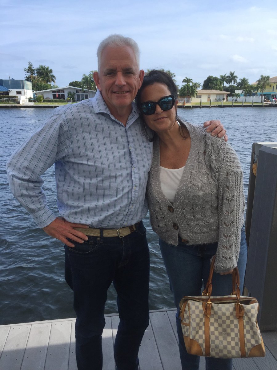 GeneFrenette's tweet photo. Super Bowl perk: Getting to have lunch with a cousin from same small town in Vermont where u grew up that u haven’t seen in 40 years. Let’s just say Elise aged better than I did. #greatcatchingup https://t.co/wsMFFkykqQ