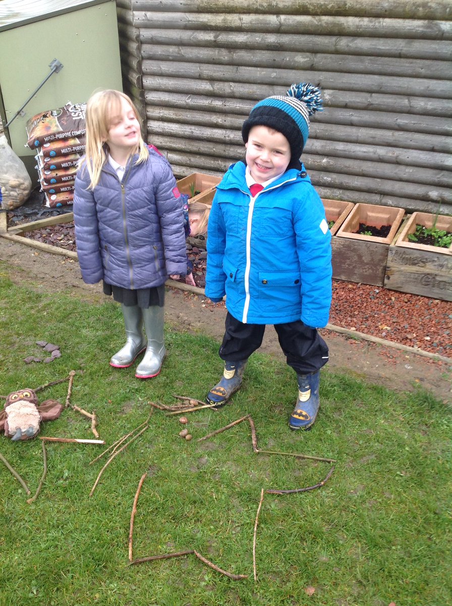 HForestschools's tweet photo. @EYFSHeath Reception Bears and Lions have enjoyed making stars in partners using sticks and stones, relating to their classroom topic; What happens when you fall asleep? #SticksAndStones #TwinkleTwinkleLittleStar #ForestSchoolLearning #EYFSLoosePartsPlay https://t.co/AhOmlZWZfc