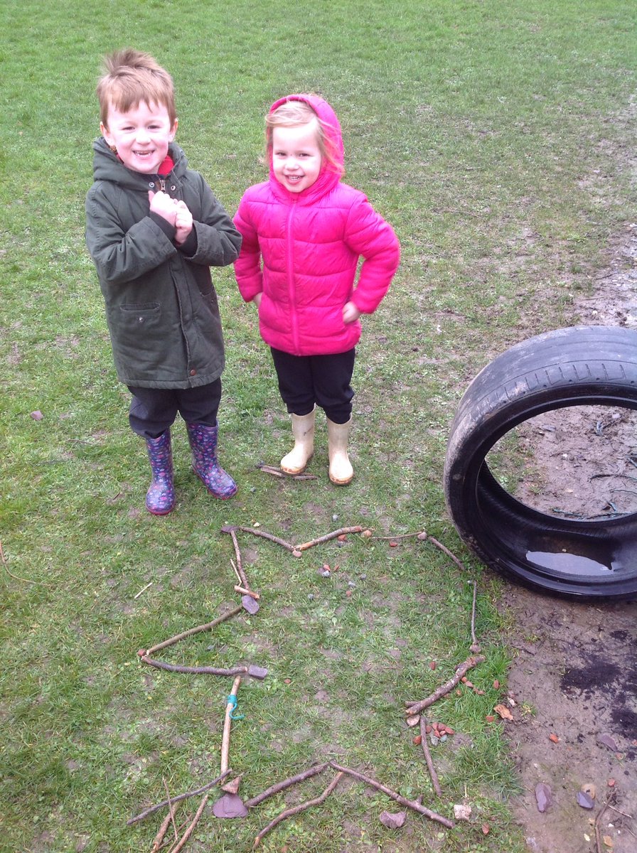 HForestschools's tweet photo. @EYFSHeath Reception Bears and Lions have enjoyed making stars in partners using sticks and stones, relating to their classroom topic; What happens when you fall asleep? #SticksAndStones #TwinkleTwinkleLittleStar #ForestSchoolLearning #EYFSLoosePartsPlay https://t.co/AhOmlZWZfc