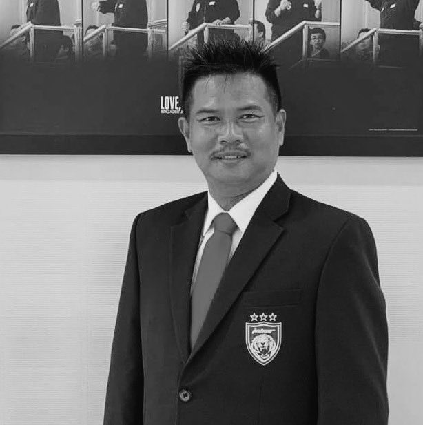 bosfootballclub's tweet photo. SALAM TAKZIAH

Kelab Bolasepak Boys Of Straits (BOSFC) ingin mengucapkan takziah buat keluarga Allahyarham Zulkefli bin Jantan, Ketua Pengadil &amp; Pegawai Pembangunan Pengadil Negeri Johor.

Semoga rohnya dicucuri rahmat

#bosfc
#noheartnochance
#respectallfearnone https://t.co/gTy7mQiZ5b