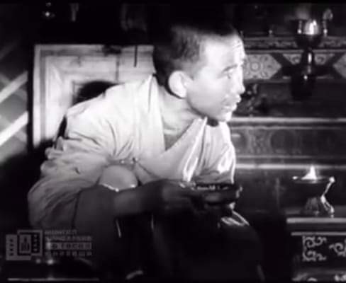 - Багш ээ:
Засгийн газрын хэрэг эрхлэх газрын #Оюука дарга нөгөө Гитад руу явна гэсэн Амарсанаа эмчид эрүү үүсгэнэ гэж байдаг шүү 🙏☠😭