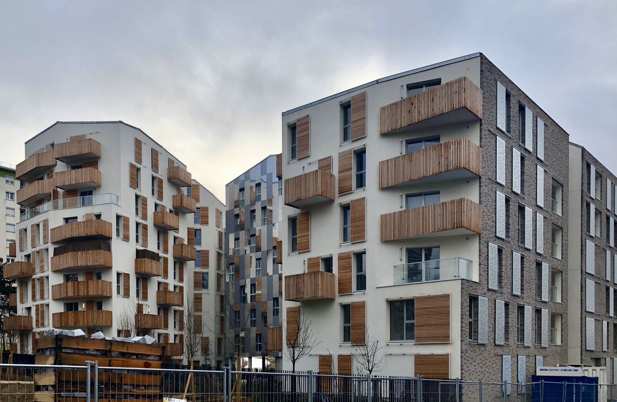 GRDF's tweet photo. #GRDF inaugure avec la Ville de @Paris, @Semapa_Paris et @ElogieSiemp, 197 #LogementsSociaux situés Paul Bourget à #Paris13. Une ZAC faisant l’objet d’une expérimentation sur la gestion intelligente des ressources énergétiques et innovations favorables aux économies d’#énergie. https://t.co/eIZp4pNLeL