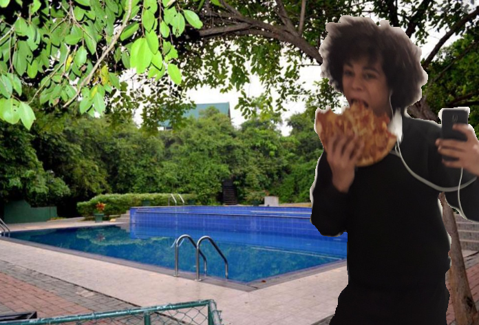 Waymond0000's tweet photo. eating pizza in bahamas https://t.co/yig0MCsyJA