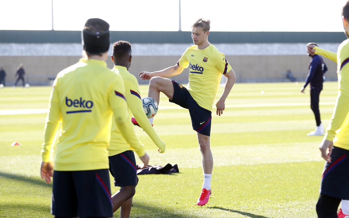 DeJongFrenkie21's tweet photo. Ready for Levante.. 🔵🔴🟡 #fj21 @FCBarcelona https://t.co/zCOKLgtYCj