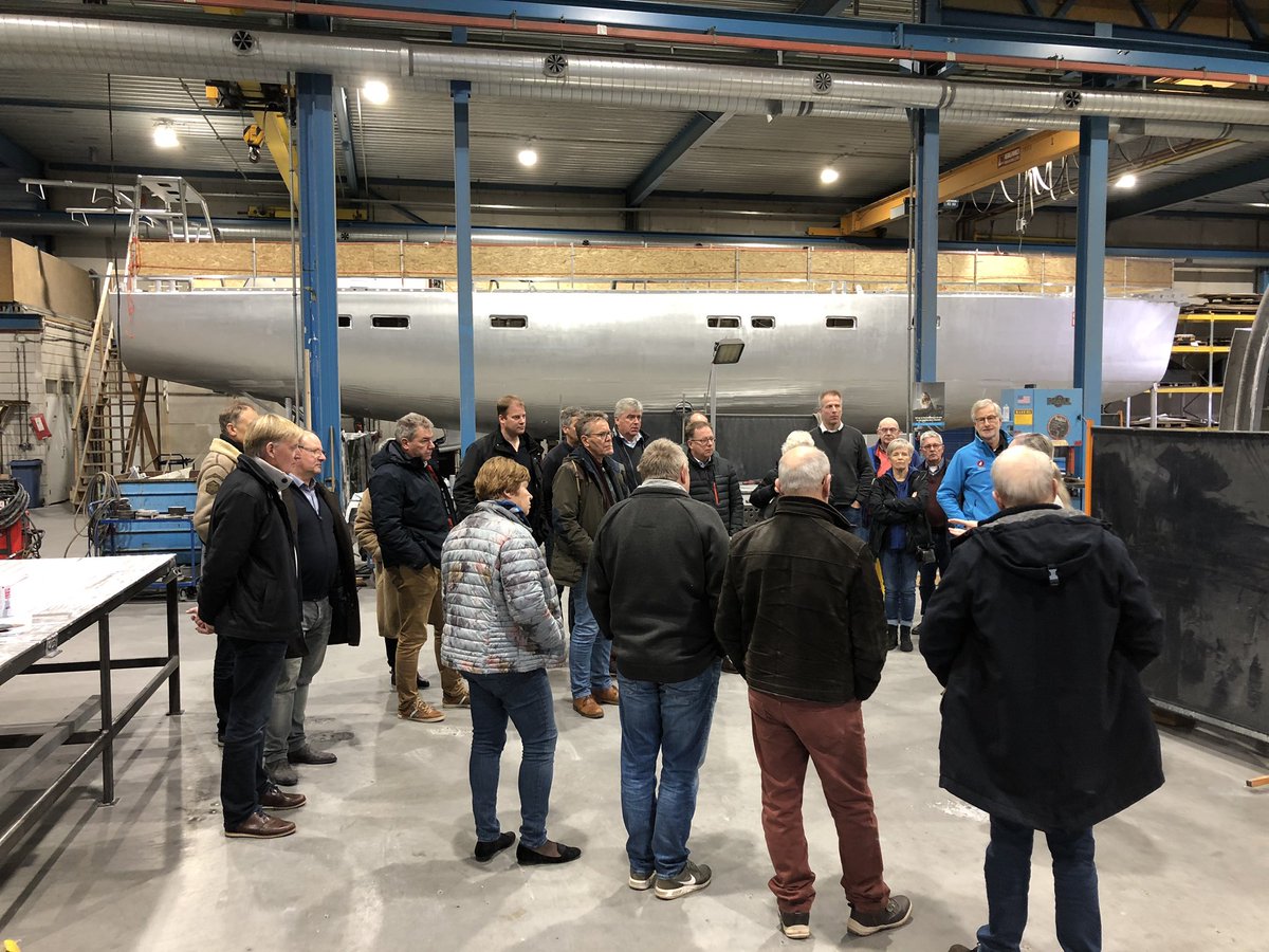 Mooie #Olympiajol bijeenkomst in Makkum met Roelof Bouwmeester als trainer van zus Marrit met tips voor 50 zeilers... nuttig en gezellig!