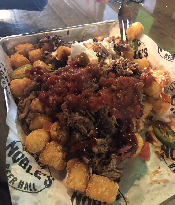 When the food is this good, it's hard to get the ‘gram in before taking a bite🔥 
.
Come down and enjoy our LUNCH SPECIALS 11am-6pm Monday-Friday!