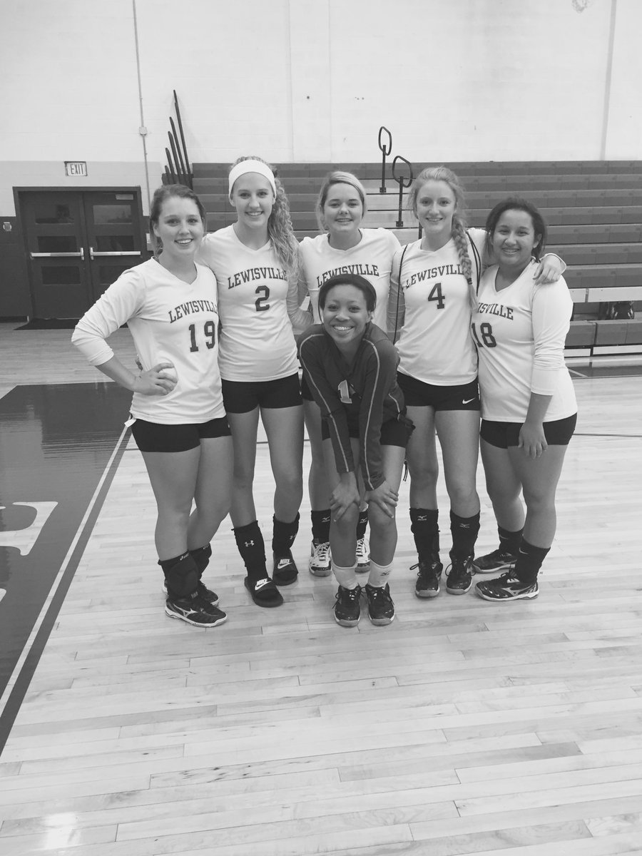 team_mixedd's tweet photo. Happy birthday AB, I miss being on the court with you 🤩 have the best day honey 🥳 @amberbass02 https://t.co/0rxXArPqwT