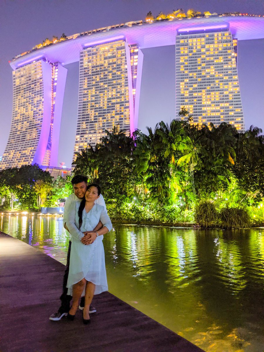 patrickmelecio's tweet photo. Singapore’s most iconic hotel, Marina Bay Sands. 🇸🇬
.
.
#singapore #travelsingapore #marinabaysands #travel #traveller #wanderlust #photographyiphone https://t.co/WTdbYMA790